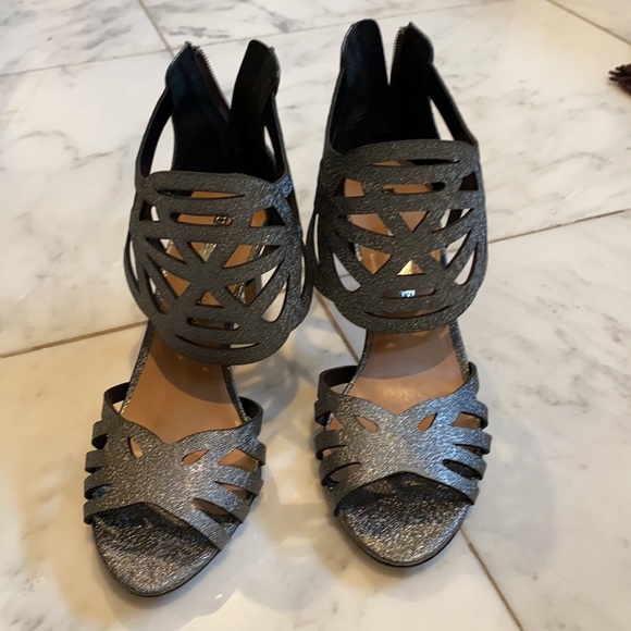 Shoes - Picture 2 of 5